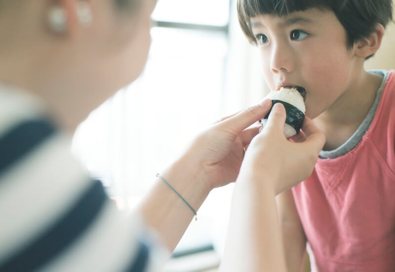 お家にある余った食材で簡単アレンジ♥完食必至のおにぎりレシピ